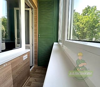 Отделка балкона в Краснодаре ламинатом